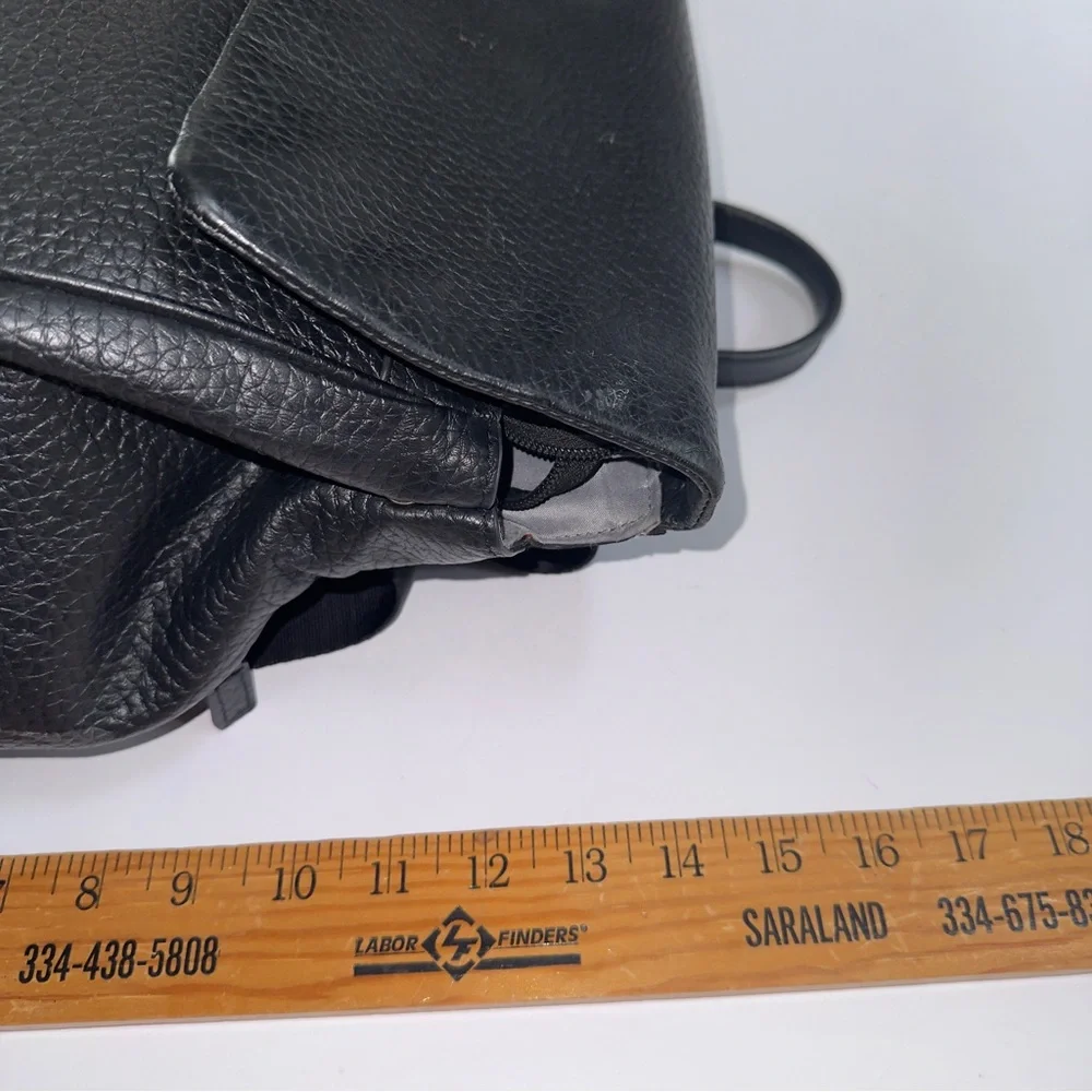 Storksak St. James Leather Convertible Diaper Backpack Black - Picture 8 of 11